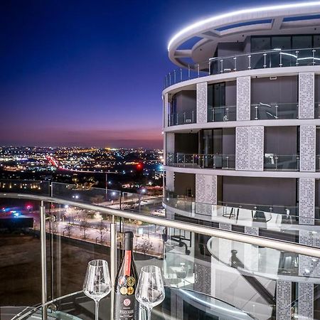 Ekhaya At Ellipse Waterfall City Lägenhet Midrand Exteriör bild