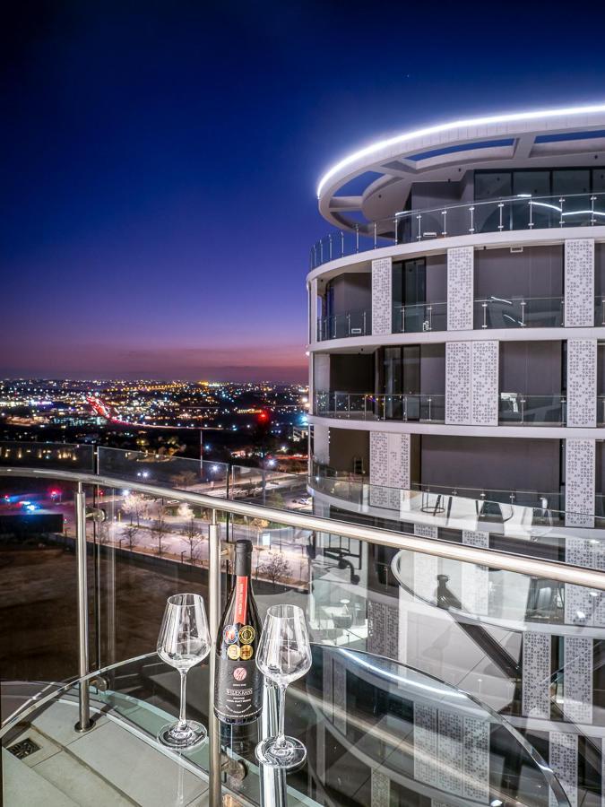 Ekhaya At Ellipse Waterfall City Lägenhet Midrand Exteriör bild